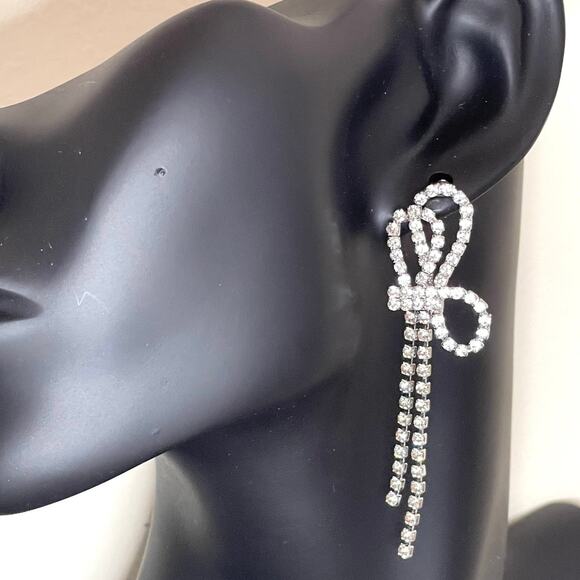 NEW Earrings Clear Rhinestone Silver Bow Dangle Drop S26 - Picture 3 of 7